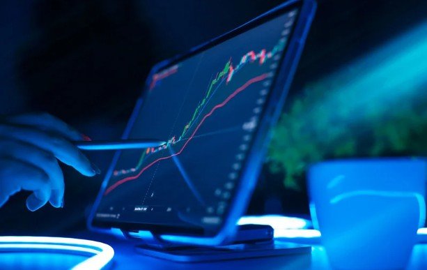 How Liquidity and Volatility Interact